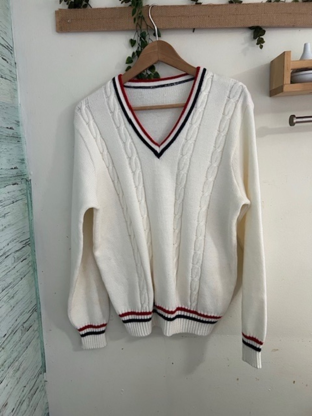 Vintage Cream V-Neck Cable Sweater size S/M